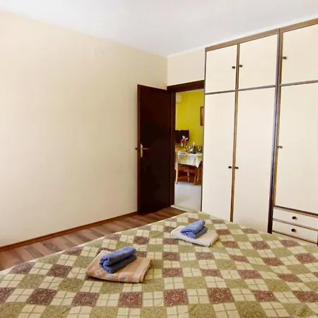 Apartment With A Parking Space Djuba, - 22548 *